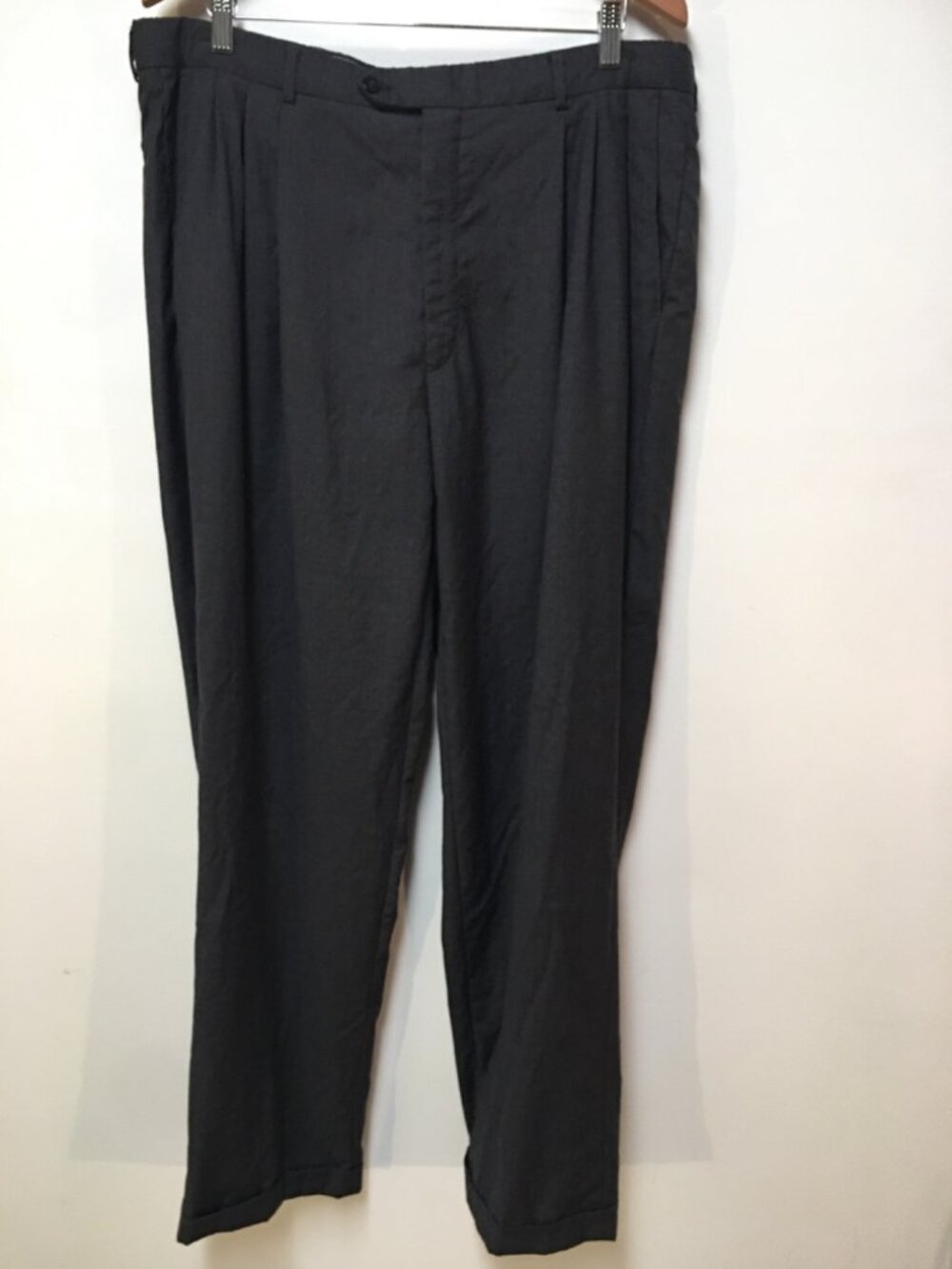 Vito Rufolo Men 38x33 Dress Pants Gray 100% Wool Pleated Cuffed Career Timeless
